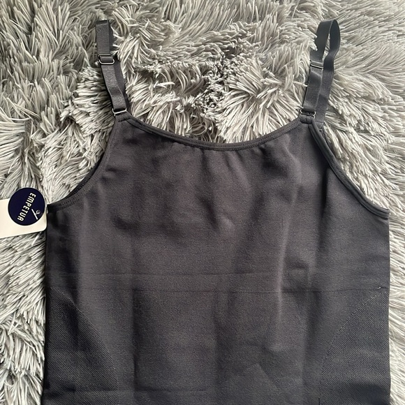 Empetua by Shapermint Scoop Neck Cami - Picture 9 of 14